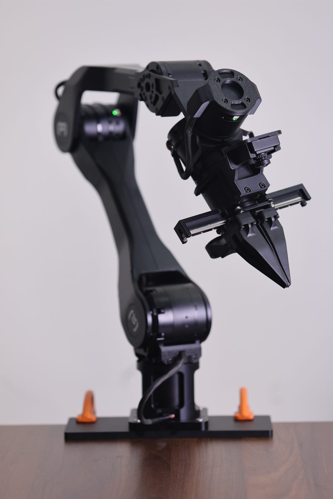 MakerMods Metal Arm, seven-axis lightweight robotic arm