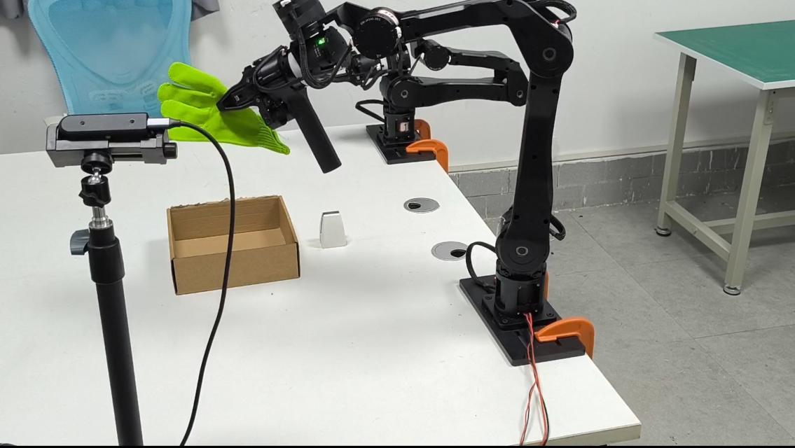 Adaptive trajectory tracking demonstration